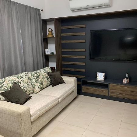 Flat em Pitangueiras - sacada gourmet, 3 dorms, limpeza diária e serv de praia Guarujá Exterior foto